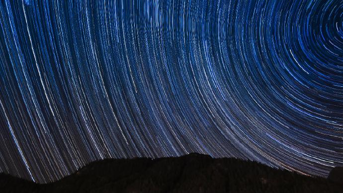 自然风景流星雨高