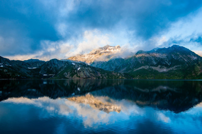 壮阔山水风景区壁
